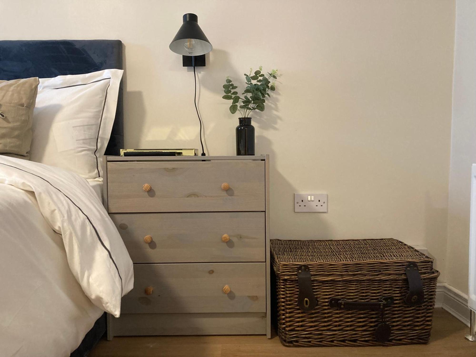 Smart 4K Tvs In All Bedrooms Double Vanity Sink Belfast Exterior foto